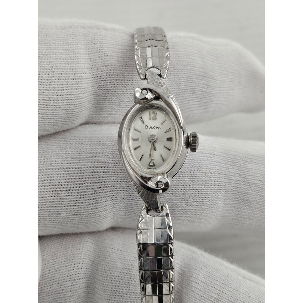 1968 Ladies Bulova 17 jewel "Leading Lady" Cocktail Watch Band Mint Condition - Picture 4 of 16